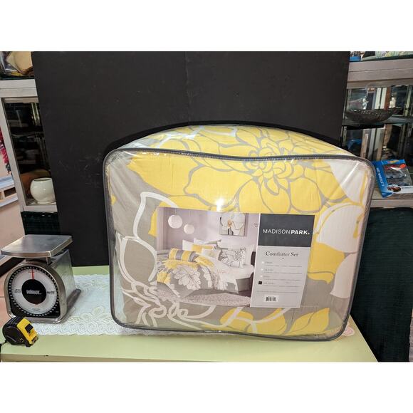 Madison Park Lola 7 Pieces California King Comforter Set Yellow Gray NEW - Picture 14 of 16